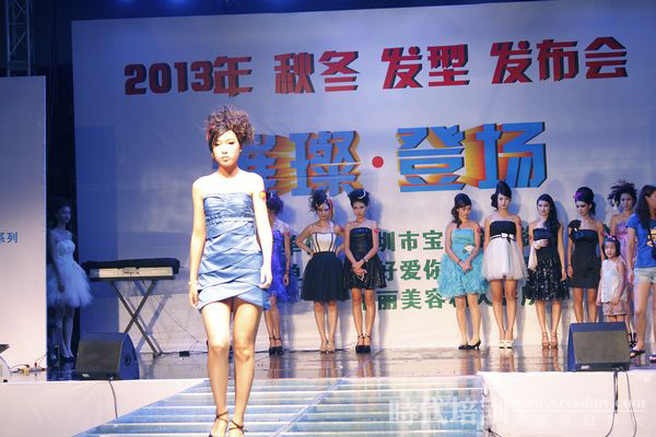 中国化妆学校50强，时代担任深圳秋冬发型发布会化妆